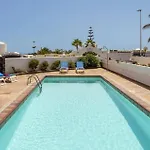 Vila Nikki By *